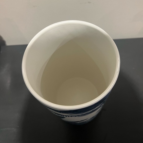 Blue and white cylinder vase - Picture 4 of 5